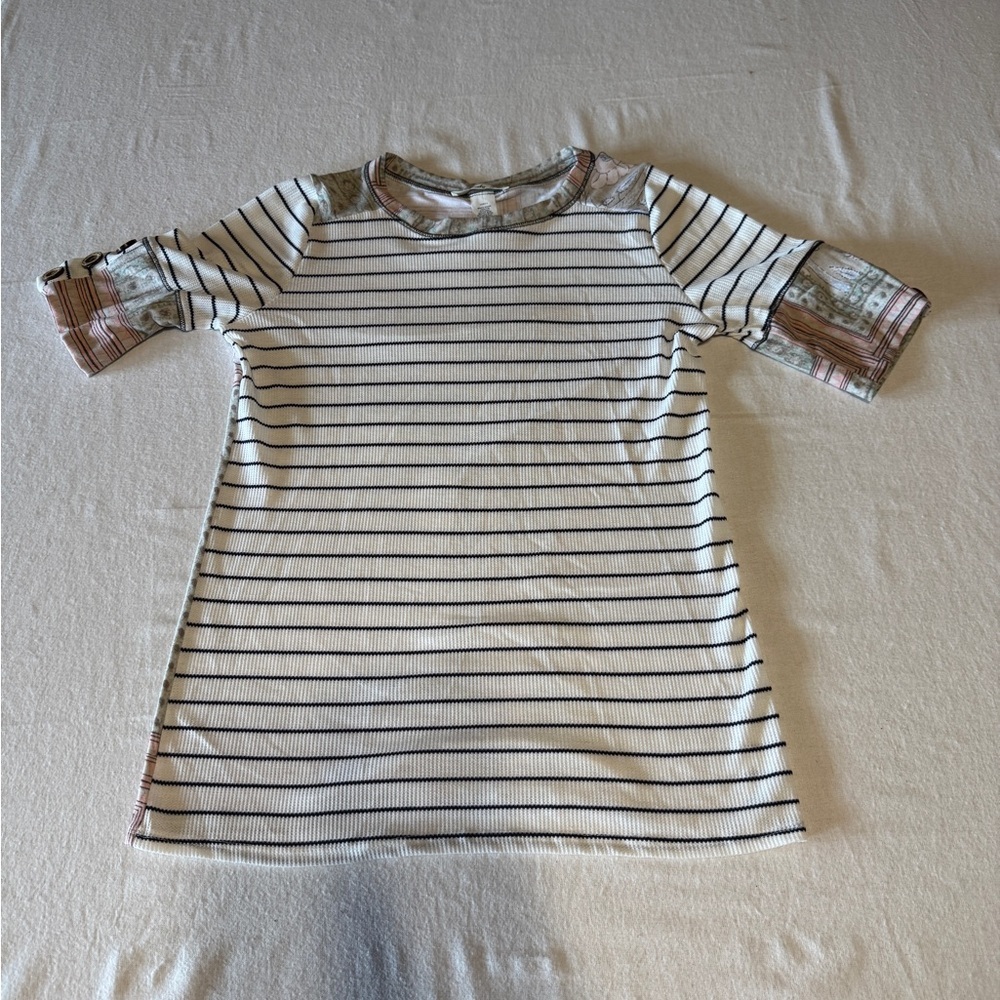 Lovely J‎ Women Size Small Striped Shirt with Patterned Sleeves